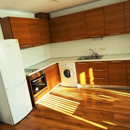 Apartment Top Center 3